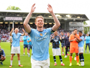 Myslím si, že Kevin De Bruyne podepíše v Neapoli, věří prezident klubu De Laurentiis