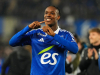 Chelsea má zájem o nadějného útočníka ze Štrasburku. Vyřeší Emegha problém s Jacksonem?