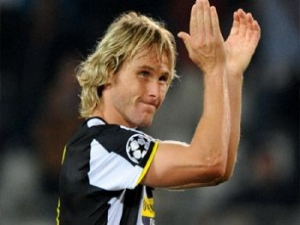 Nedvědovi volal hned po skončení kariéry trenér Mourinho