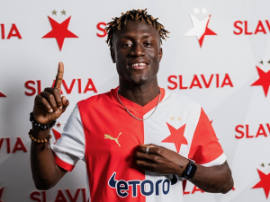 Slavia představila druhou letní posilu. Fanouškům dala nahlédnout do zákulisí