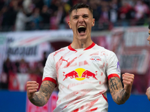 Arsenal čelí šokujícímu zvratu: Šeško váhá, lákají ho miliony ze Saúdské Arábie