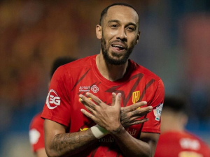 Pierre-Emerick Aubameyang bude opět měnit klub. Al-Qadsiya místo něj chce nejlepšího útočníka v Itálii