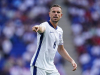 Bývalý kapitán Liverpoolu se vrací do Premier League. Kde bude hrát Henderson?