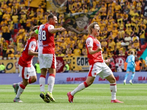 Slavia si v generálce poradila s Dynamem Drážďany. Ukázaly se nové posily, rozloučil se Malick Diouf