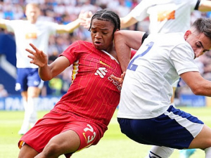 Fanoušci Liverpoolu mají opět důvod k radosti. Oslavují 16letý supertalent, který může být dalším Sadio Maném