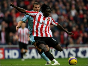 Kenwyne Jones prodloužil v Sunderlandu