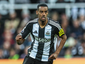 Isak v Liverpoolu? Nebude to tak jednoduché. Newcastle požaduje minimálně 150 milionů liber