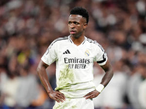 Přestupy Manchester United: Obří nabídka za alternativu k Seskovi?