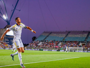 Cristiano Ronaldo je odpůrce mobilních telefonů. Jeho syn telefon neměl v 11 letech, pravidla přenáší i na spoluhráče
