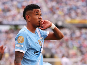 Tottenham jedná o příchodu brazilského talentu z Manchesteru City. Měl by nahradit Sona