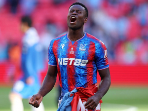 Posílí kapitán soupeře Liverpool? Hledáme řešení, tvrdí předseda Crystal Palace
