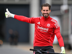 Legendární německý brankář Kevin Trapp by mohl přestoupit do Paříže