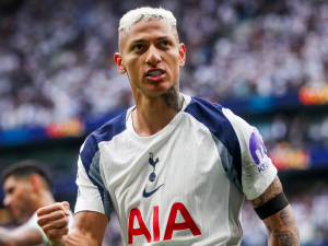 Richarlisonův parádní volej okamžitě kandiduje na gól sezóny