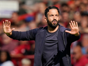 Proč nechal Amorim Onanu sedět? Hvězdný gólman United zůstal jen na lavičce