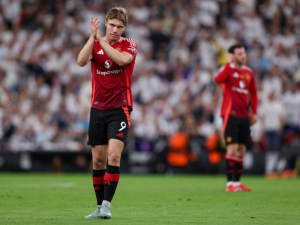 Neapol shání útočníka: McTominay by se mohl shledat se svým bývalým spoluhráčem z Manchesteru United