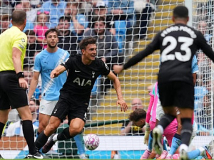 Manchester City opět hoří v obraně. Tottenham díky chybám překvapivě veze z Manchesteru 3 body