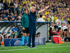 José Mourinho byl propuštěn z Fenerbahce. Vrátí se do Premier League?