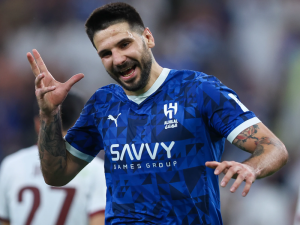 Největší Ronaldův konkurent mění Saudskou Arábii za Katar. Mitrovič se přitom mohl vrátit do Premier League