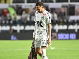 Neymar odmítá z bizarního důvodu nastoupit za Santos: Nechce hrát na umělé trávě