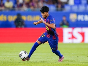 Manchester United hledá budoucí náhradu za Fernandese. Jde o velký talent z La Masie