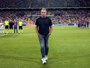 UEFA zrušila Hansimu Flickovi trest v Lize mistrů, Barcelonu tak povede už proti Newcastlu