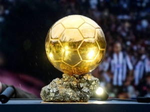 Kdo vyhraje Zlatý míč 2025? Zanalyzovali jsme šance Dembelého, Yamala a dalších velkých favoritů