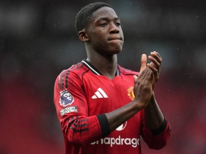 Výměna hráčů mezi Realem Madrid a Manchesterem United? Rudí ďáblové chtějí do Španělska poslat Mainooa