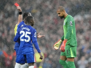Přestupové spekulace: Chelsea hledá nového brankáře. Manchester United má další zajímavé jméno na post manažera