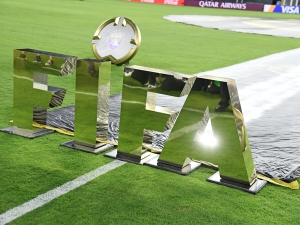 Zavede FIFA nové barvy karet? Na mistrovství světa byla ukázána fialová karta 