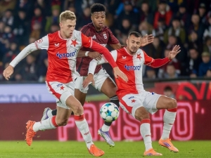 První derby sezony nezná vítěze. Sparta nevyužila přesilovku a Slavia tak veze bod z Letné za remízu 1:1