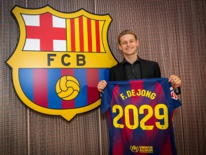 Frenkie de Jong prodloužil smlouvu s Barcelonou. Naplní konečně potenciál?