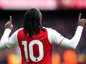Arsenal potvrdil svou formu i defenzívu a připisuje si další hubené vítězství s čistým kontem