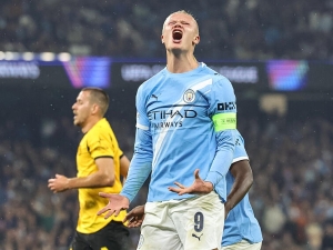 Erling Haaland Borussii Dortmund opět nešetřil. Dvěma góly se blýskl i Foden