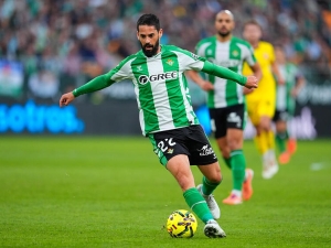 Hvězdný Isco prodloužil smlouvu s Realem Betis. Po zranění se ihned uvedl asistencí