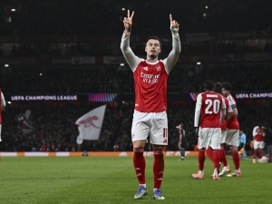 Arsenal doma přehrál Bayern Mnichov 3:1 a jako jediný si udržuje stoprocentní bilanci v Lize mistrů