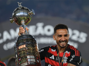 Brazilec Danilo přepsal fotbalovou historii. Jako jediný vyhrál dvakrát dvě velké kontinentlní trofeje