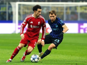 Curtis Jones zazářil na Interu Milán. V záloze Liverpoolu musí hrát vedle Szoboszlaie