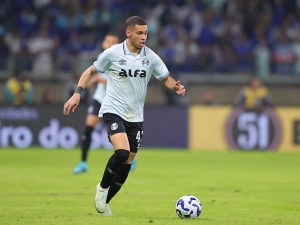 Aston Villa si zajistila přestup brazilského talentu. Jak vyřeší Emery jeho problém s produktivitou?