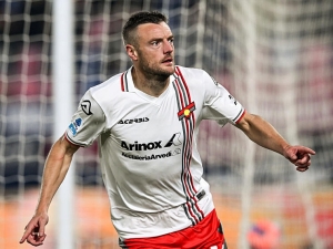Jamie Vardy řádí v Itálii. Je hráčem měsíce v Serii A