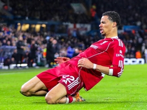 Byl Isakův přestup do Liverpoolu zbytečný? Hugo Ekitiké září