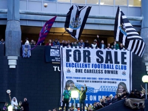 Newcastle chtěl po změně majitele koupit sedm velkých posil. Jak tato snaha dopadla?