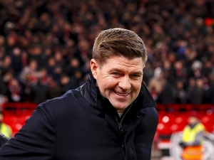 Liverpoolu bych nikdy neřekl ne, říká Steven Gerrard