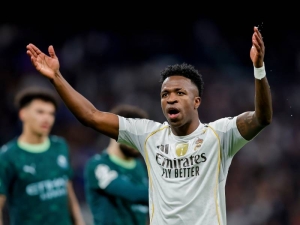 Eduardo Camavinga brání svého spoluhráče Vinícia Juniora: Nechte ho už na pokoji