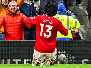 Manchester United splnil povinnost na Boxing day. Newcastle sestřelil Dorgu