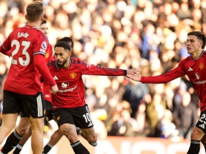 Válka růží v Premier League nepoznala vítěze. Manchester United remizoval s Leedsem