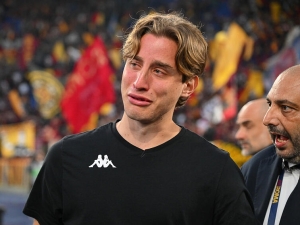 Mourinhův vzteklý pes se vrací po infarktu k fotbalu, zahraje si v Anglii