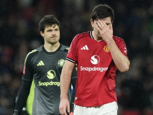 Manchester United končí v pohárech. Co ještě mohou Rudí ďáblové zachránit v sezoně plné ticha a frustrace?