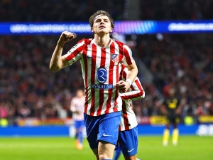 Conor Gallagher se vrací do Anglie. Posílí černého koně boje o titul