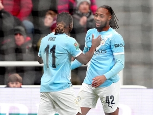 Manchester City je jednou nohou ve finále Carabao Cupu, proti Newcastlu se opět trefil Semenyo