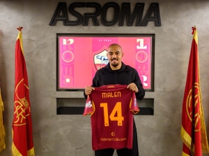 Donyell Malen opět mění dres. Z Aston Villy odchází do Říma